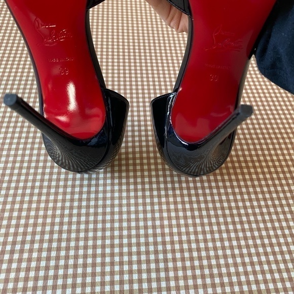 Christian Loubutine Iriza Patent Open-Side Red Sole Pumps. Size 39 - Picture 14 of 16